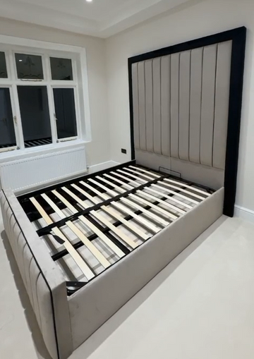 Sofista Monarch Frame Bed